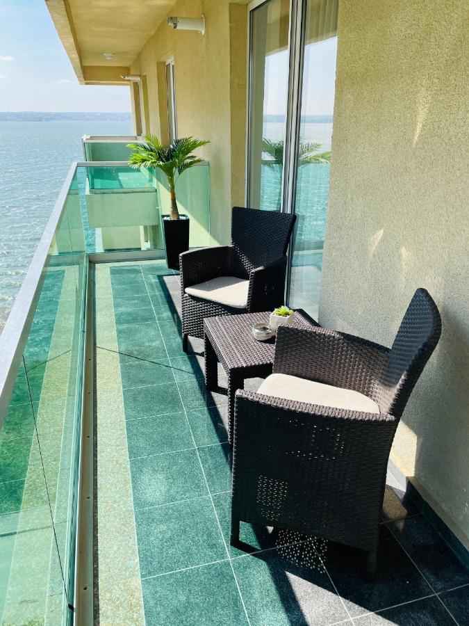 Royal Moonlight Apartment Mamaia Eksteriør billede